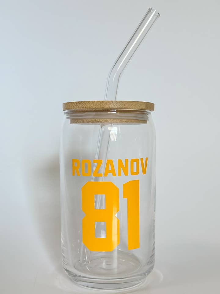 Rozanov Trikot - Becher des Erzrivalen-Pokals mit Deckel und Strohhalm für den Großhandel von Love Her Work