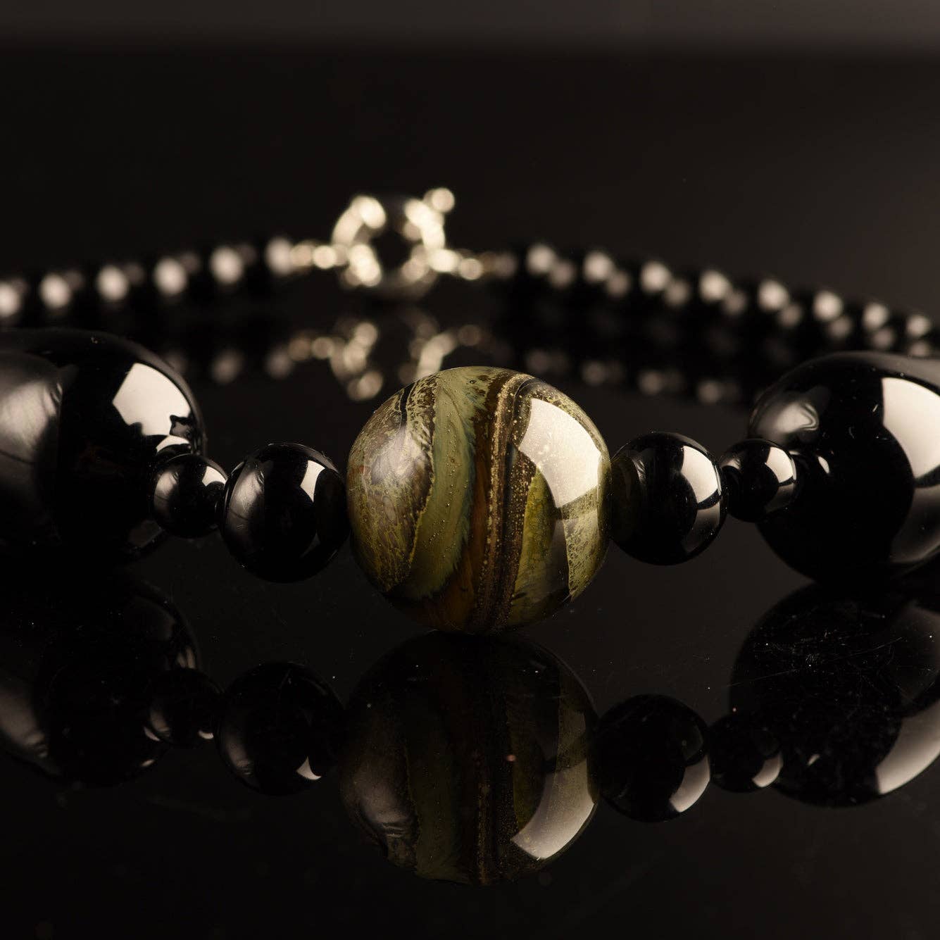 Mazzega Art & Design - Wholesale Beaded/Pearl Necklace - Desdemona Necklace in Murano Glass: Luxurious jewel with a colored submerged central pearl and large black blown pearls. Length approximately 47 cm.10