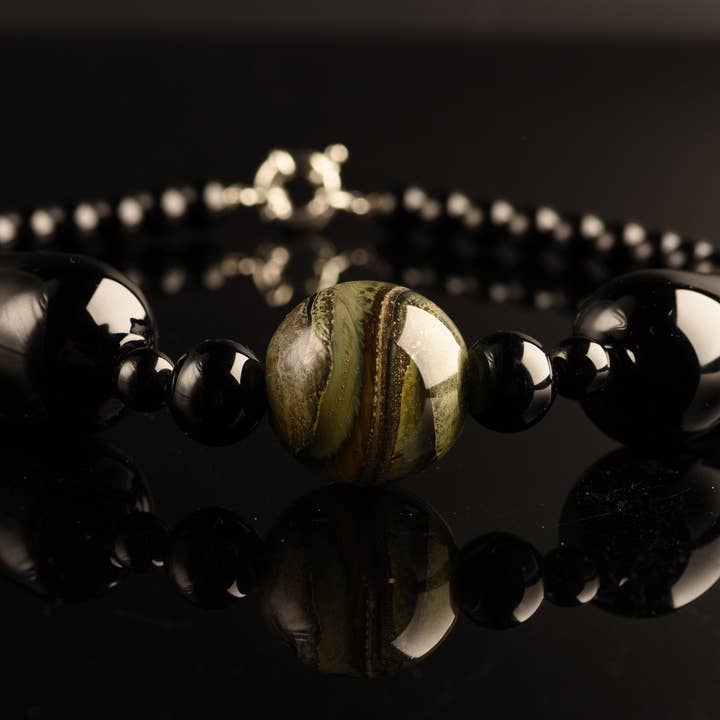 Mazzega Art & Design - Wholesale Beaded/Pearl Necklace - Desdemona Necklace in Murano Glass: Luxurious jewel with a colored submerged central pearl and large black blown pearls. Length approximately 47 cm.10