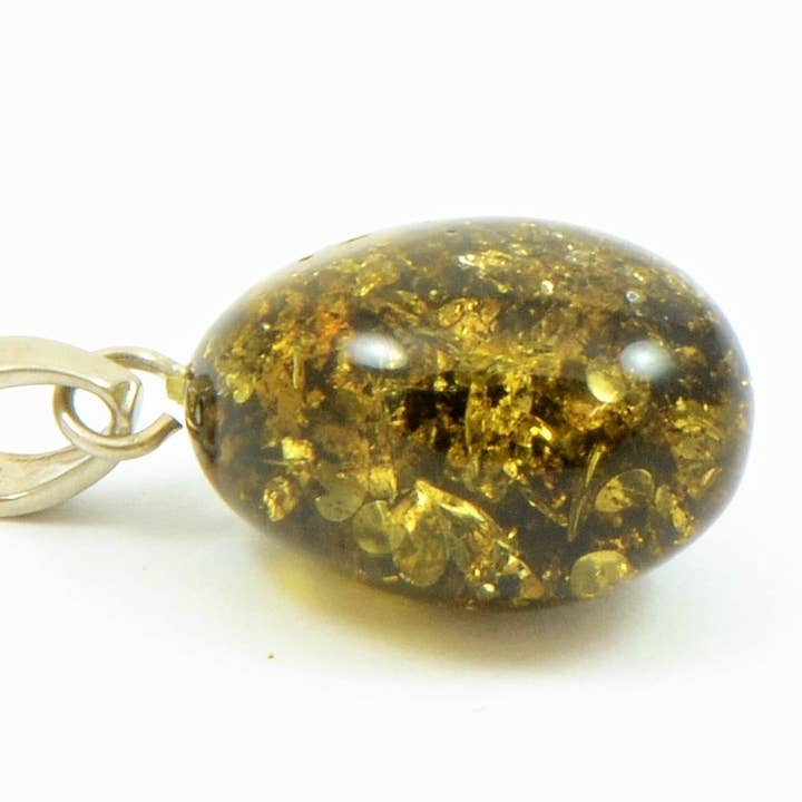 Grüner ovaler Bernsteinanhänger mit 925 Sterling Silber für den Großhandel von The Natural Amber