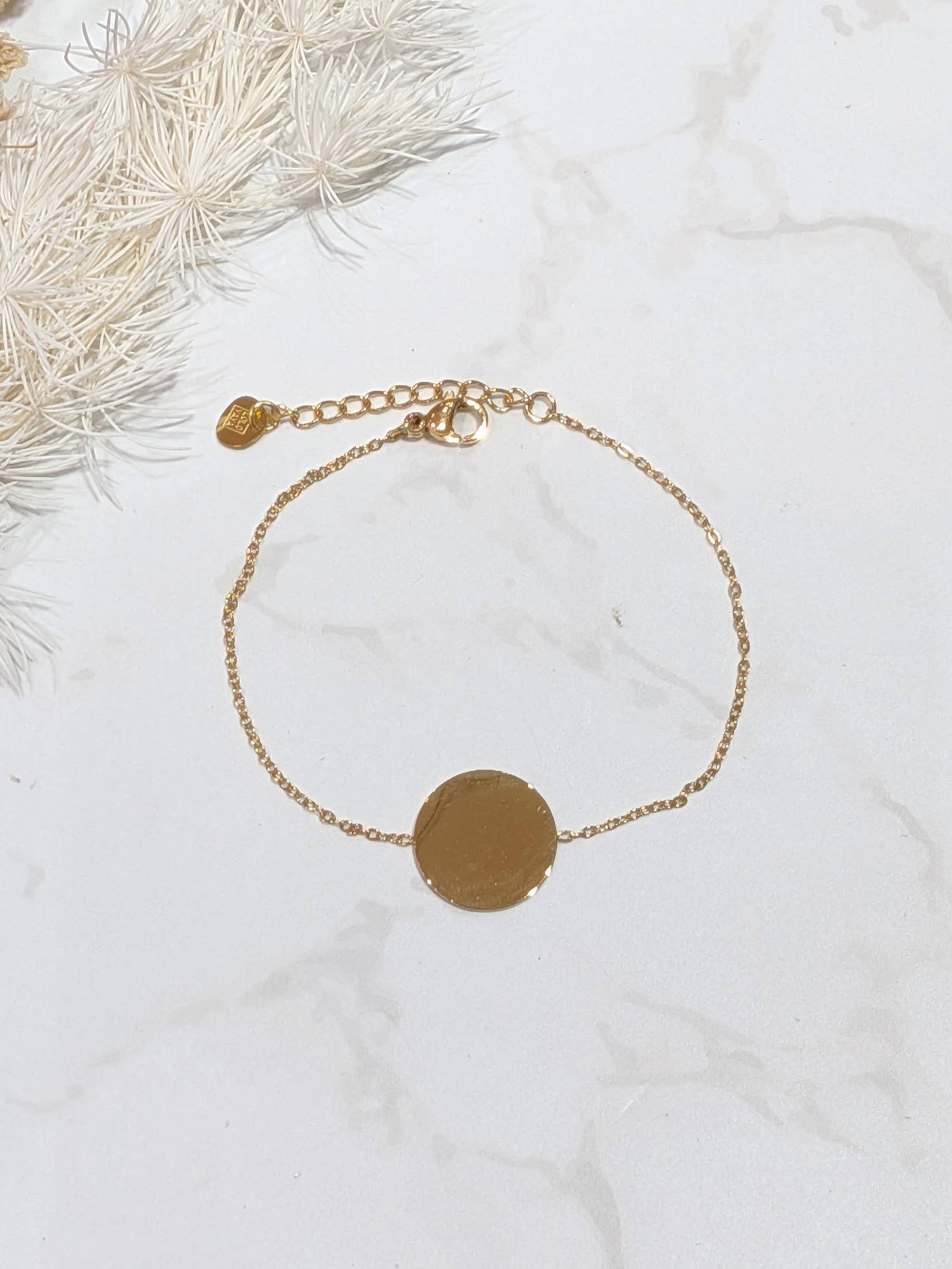 Gold Blank round bracelet to engrave for wholesale on Faire0