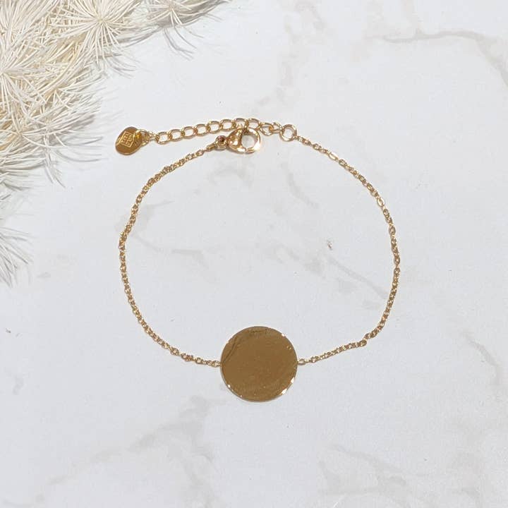 Gold Blank round bracelet to engrave for wholesale on Faire