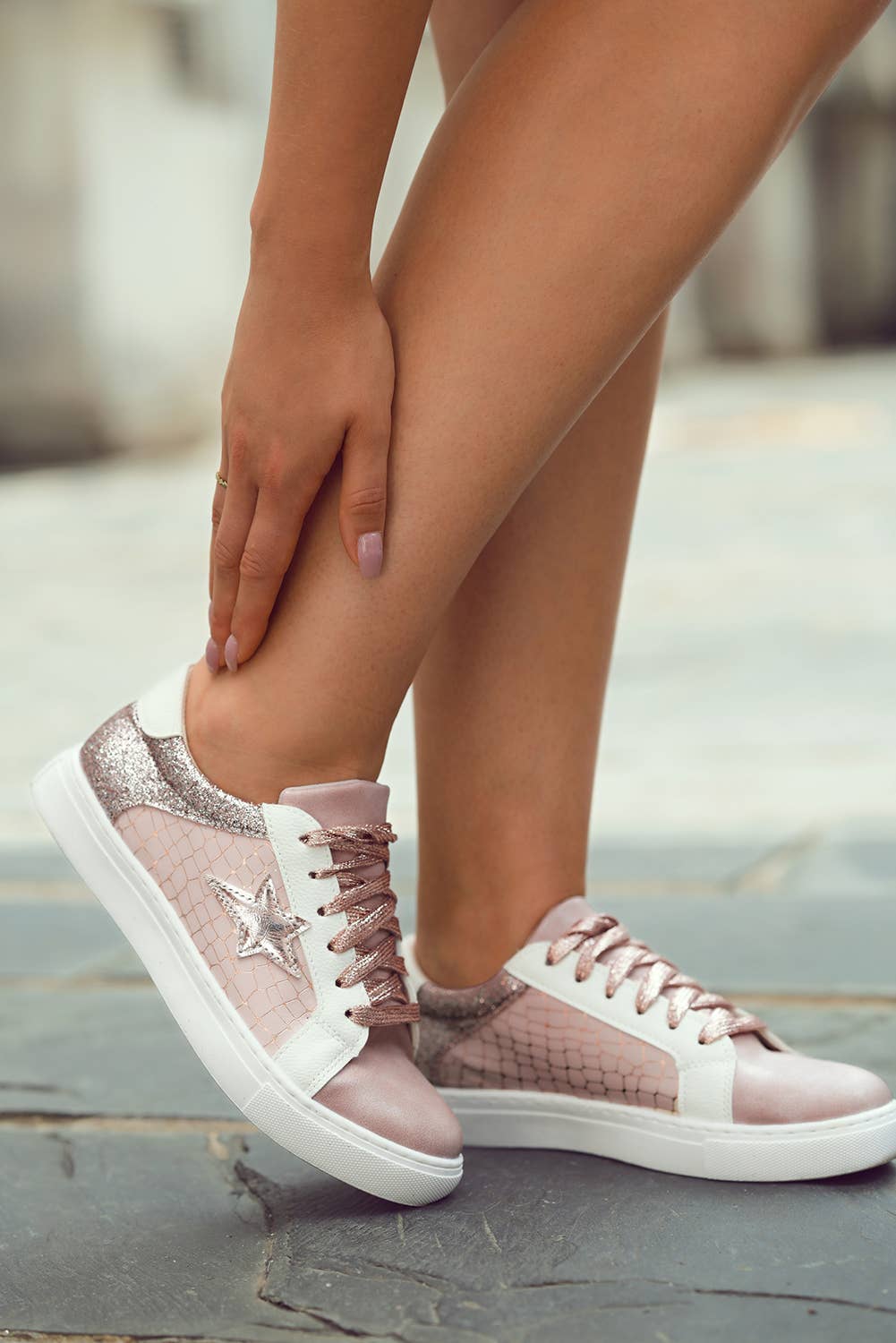 1 the Woman - Wholesale Lifestyle Sneakers - Women's - Glitter Star Patchwork PU Leather Lace-up Sneakers4