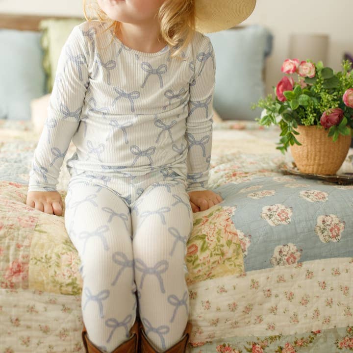Blue Belle 2-teiliges geripptes Bambus-Pyjama-Set für den Großhandel von Little Joy Co.