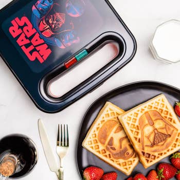 Uncanny Brands Marvel's Loki Waffle Maker ,Green