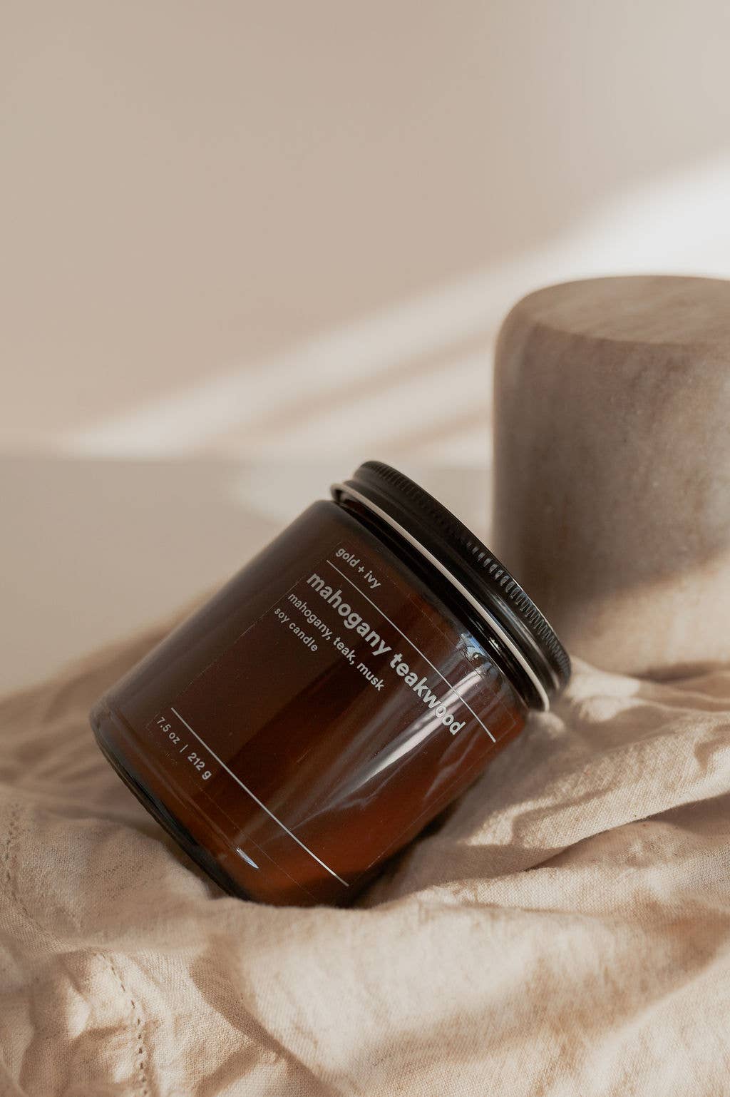 gold + ivy - Wholesale Pot/gevulde kaars - mahonie teakhout sojakaars - mahonie, teak, muskus5