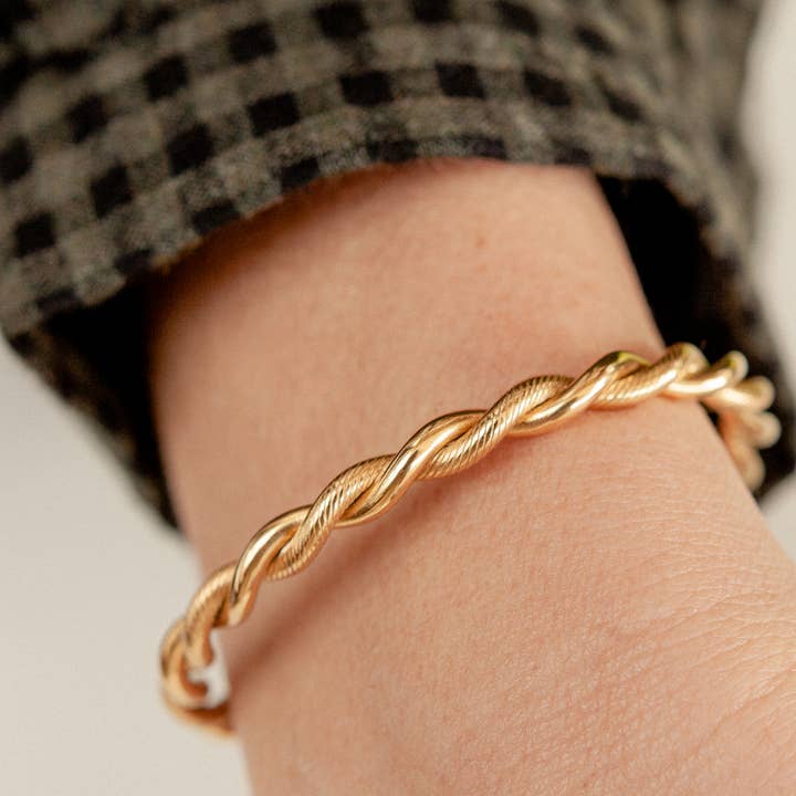 Nordic Muse – wholesale Cuff bracelet – Gold Twist Cuff Bangle, Waterproof2