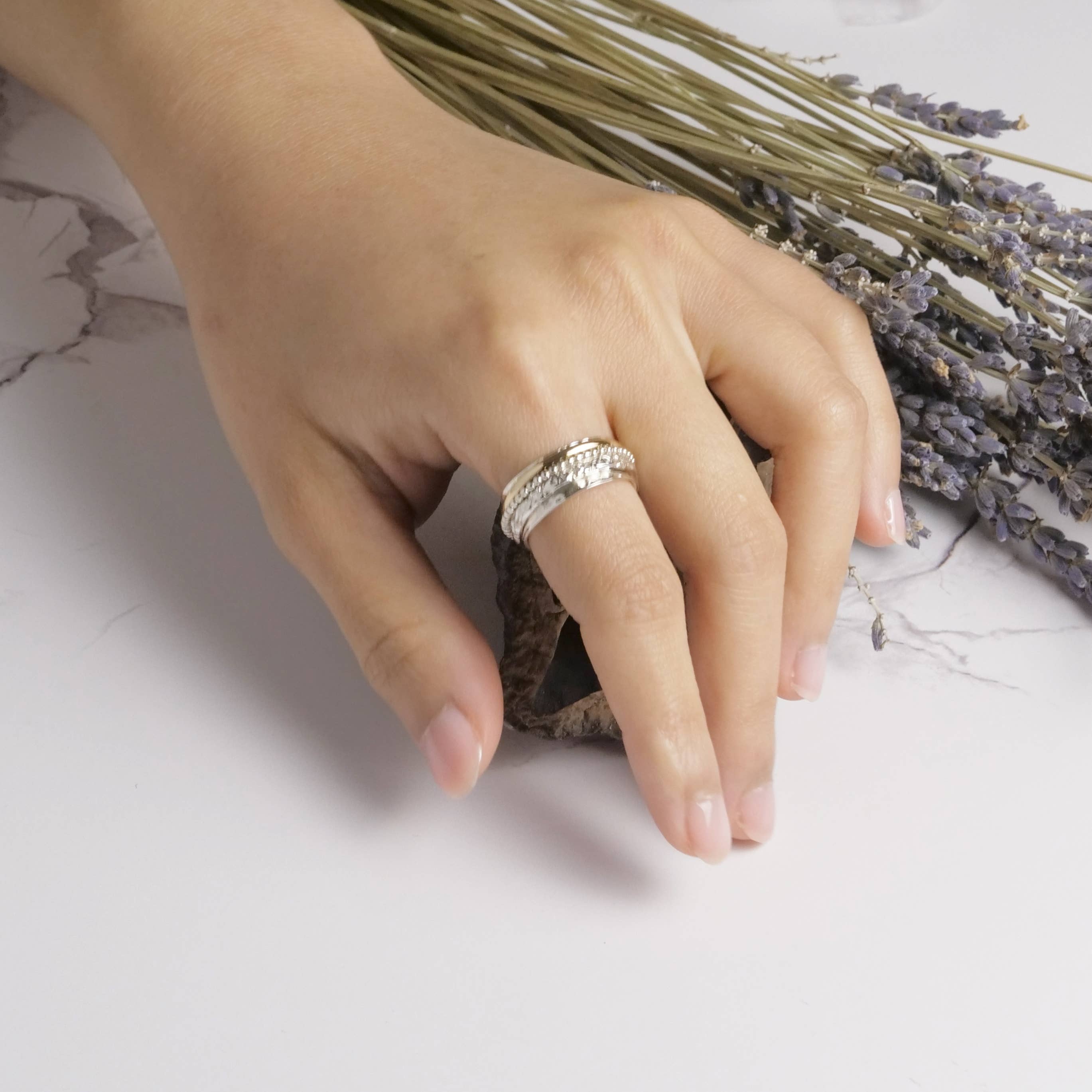 Baizaar - Vente Anneau/bague à empiler - Bague tournante en argent sterling avec 3 anneaux décorés1