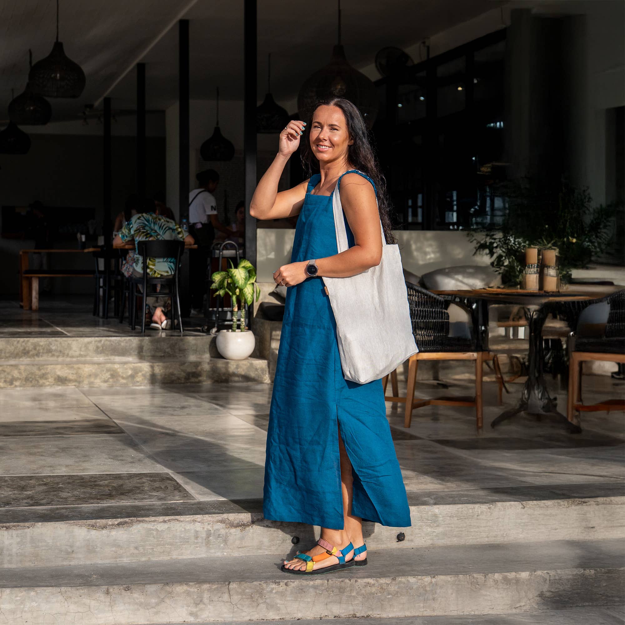 menique - Venta al por mayor Vestido - Mujer - Vestido Largo Peto de Lino Fiona con Escote Cuadrado - Vestido Casual6