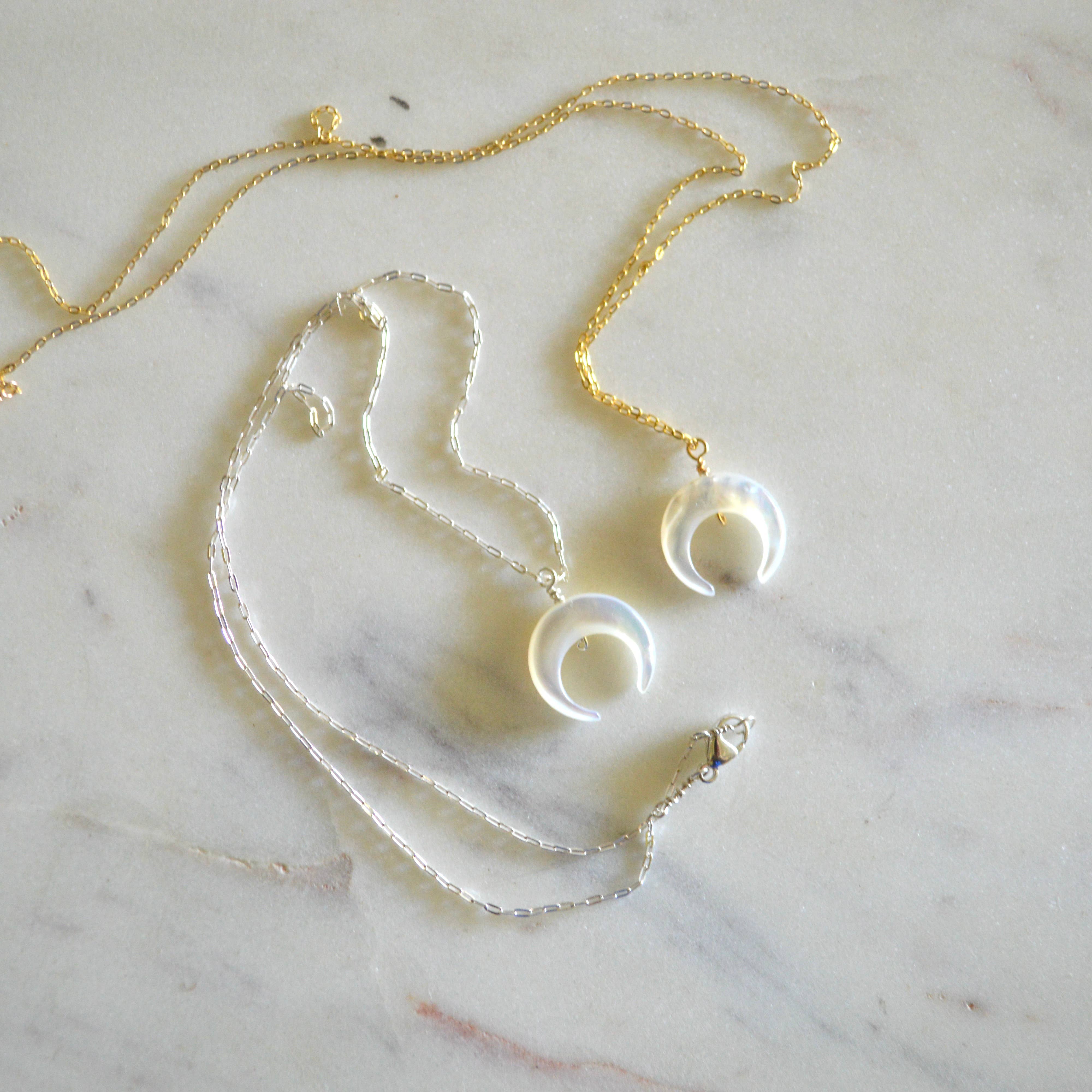 Salty But Sweet - Venta al por mayor Collares con colgantes/abalorios - Collar de madreperla con forma de media luna5