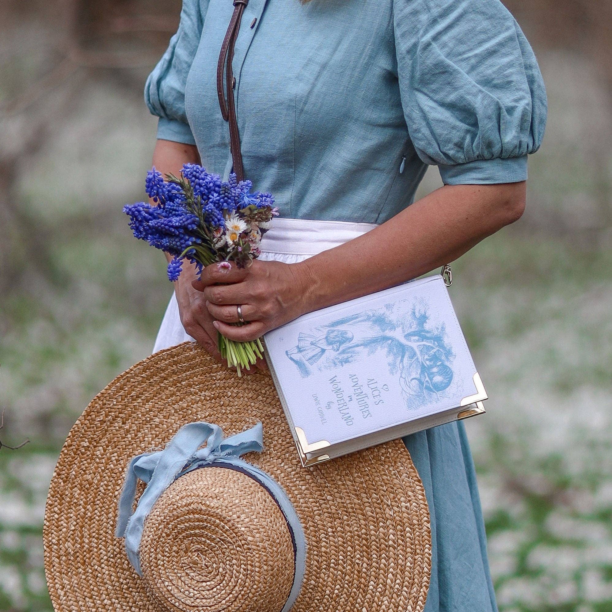 Well Read Company - Vendita all'ingrosso Borsa a tracolla - Donna - Borsa a tracolla Alice nel Paese delle Meraviglie Original Purple Book Handbag3