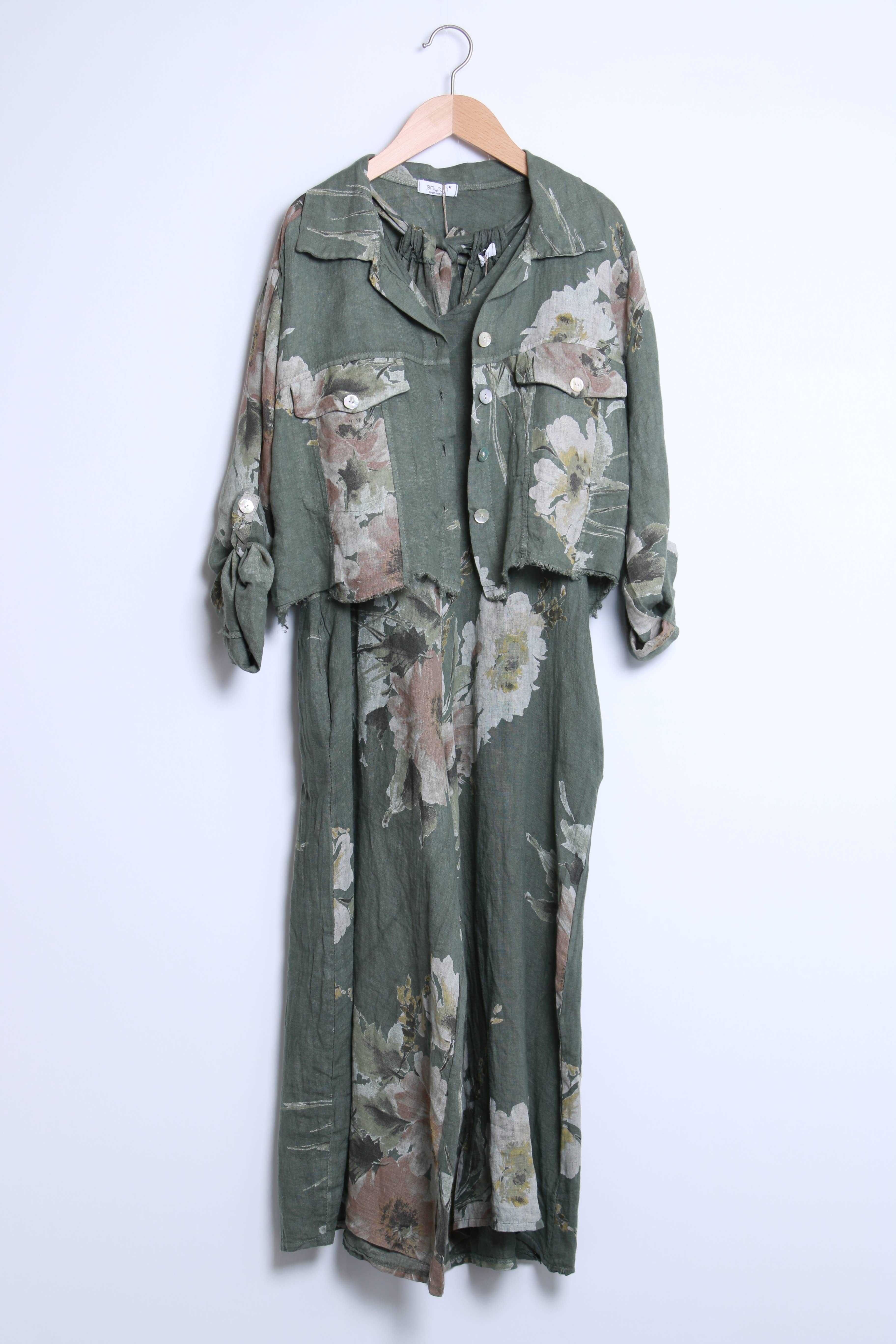 Shyloh - Wholesale Onesie - Women's - Flowy long dress with floral print and straps 2059916