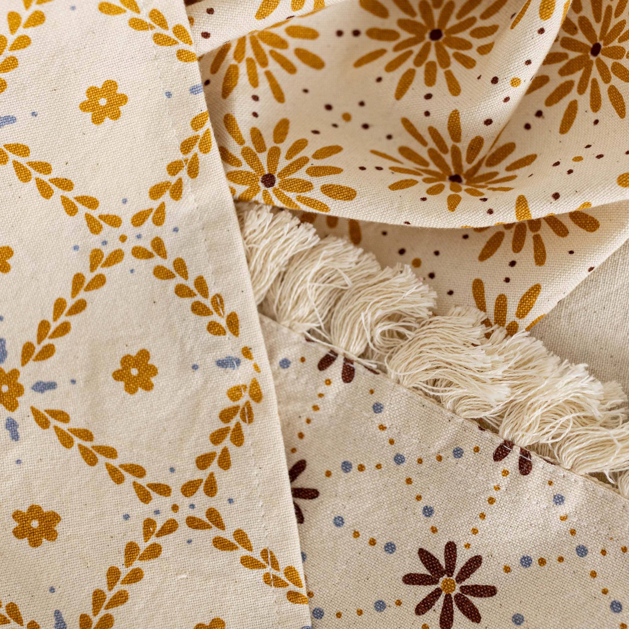 Foreside Home & Garden - Wholesale Tea Towel - Rae Set 3 Vintage Floral Kitchen Towels Cotton1