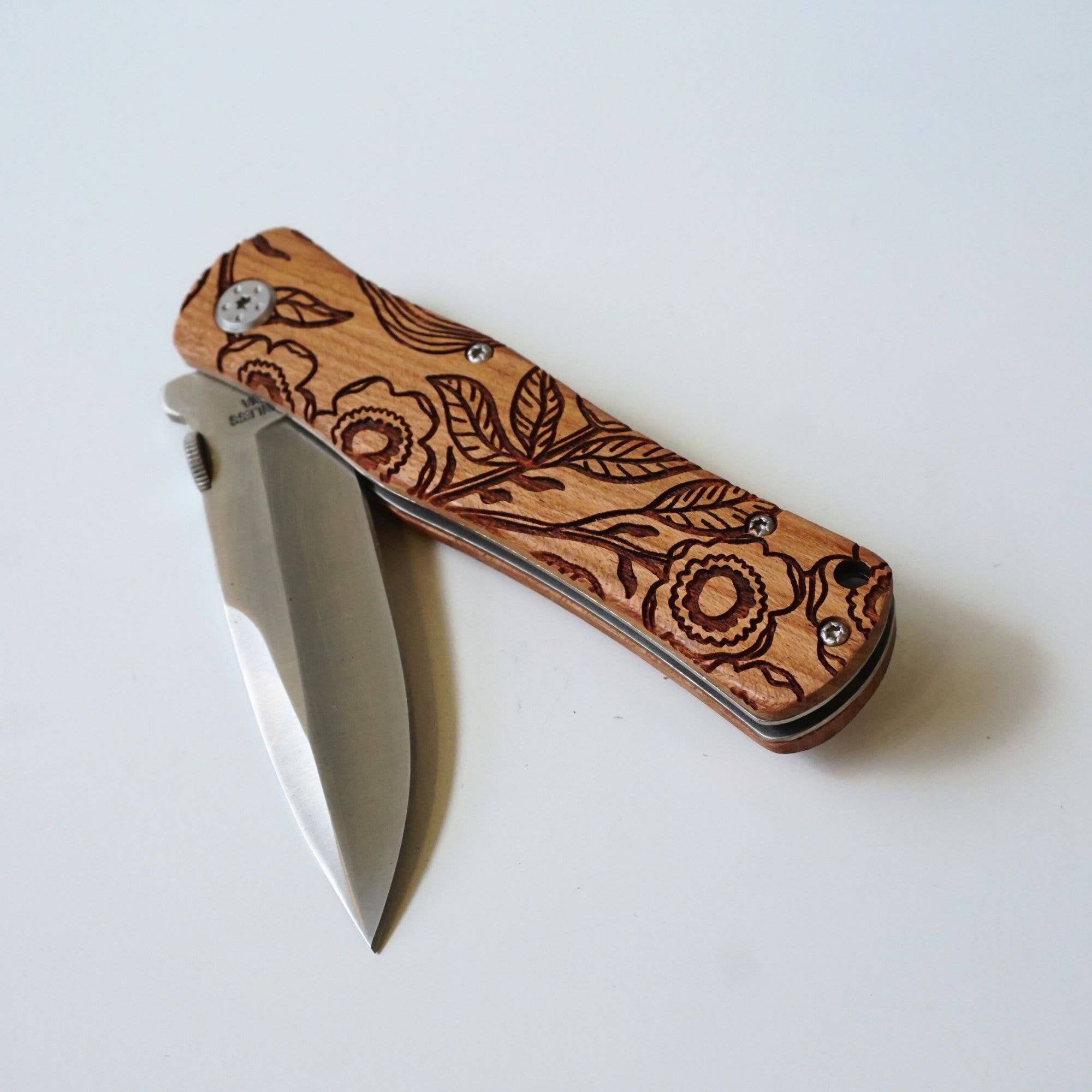 Lucca - Wholesale Pocket Knife/Holder - Floral Engraved Rosewood Pocket Knife2