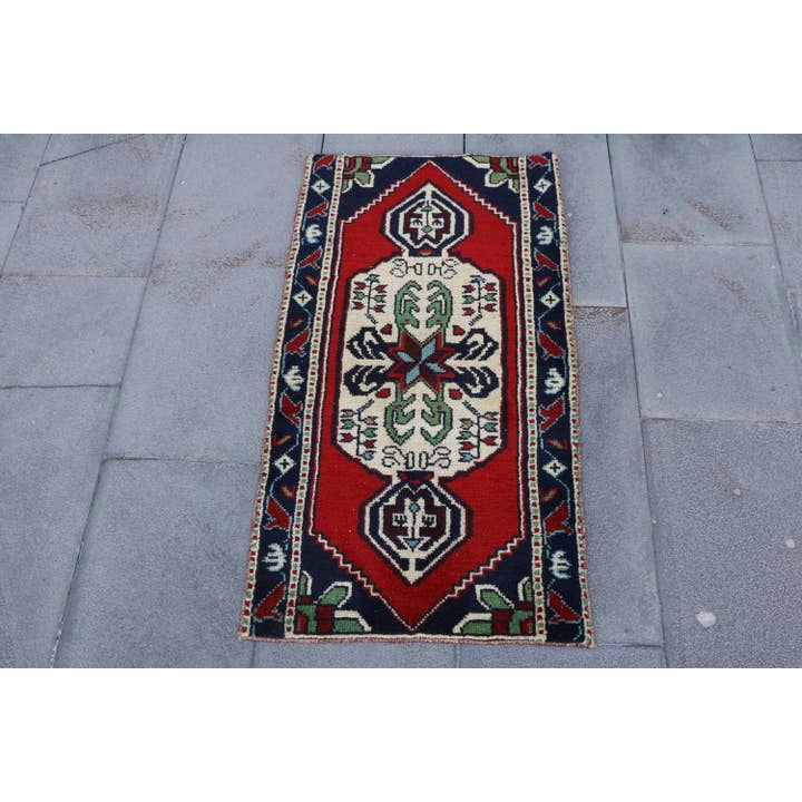 The Loom Wholesale – Großhandel Teppichvorleger – Kleine türkische Vintage-Anatolische Teppiche 0,52x0,98 m