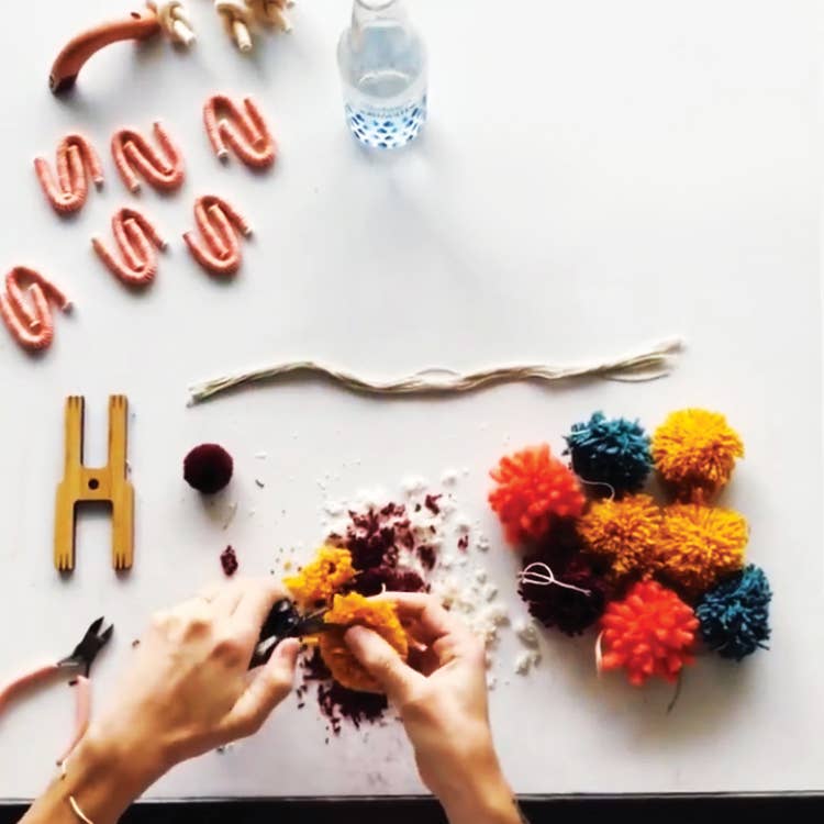 Loome - Venta al por mayor Kit de manualidades - 5-EN-1 Pom Pom Maker - Modelo de robot6