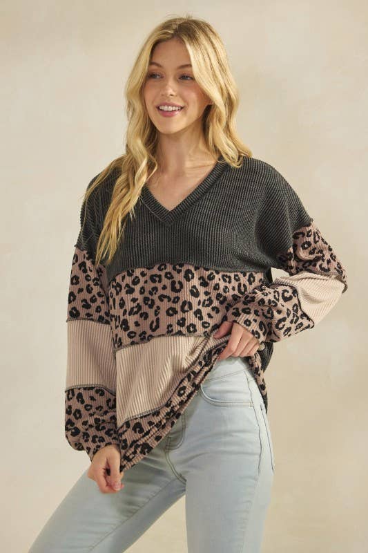 HEIMISH – Engroshandel Tunika - Dame – ET7758-10 LANGÆRMET TOP MED DYREPRINT OG FARVEBLOK6