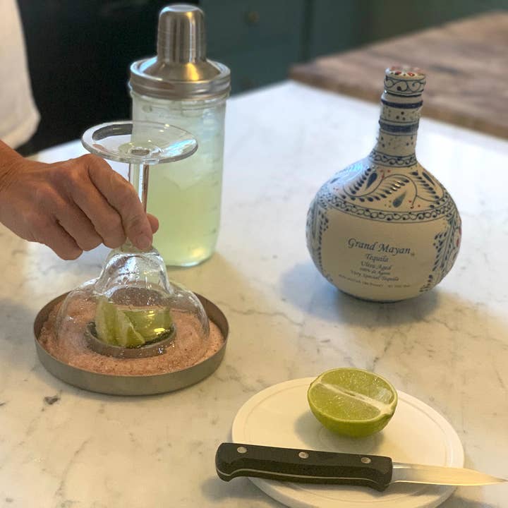 Fox Run Brands – Shaker de coquetel por atacado – Armador de Cocktail 3 em 1 em Aço Inoxidável Outset, 6" x 6" x 1.1"3