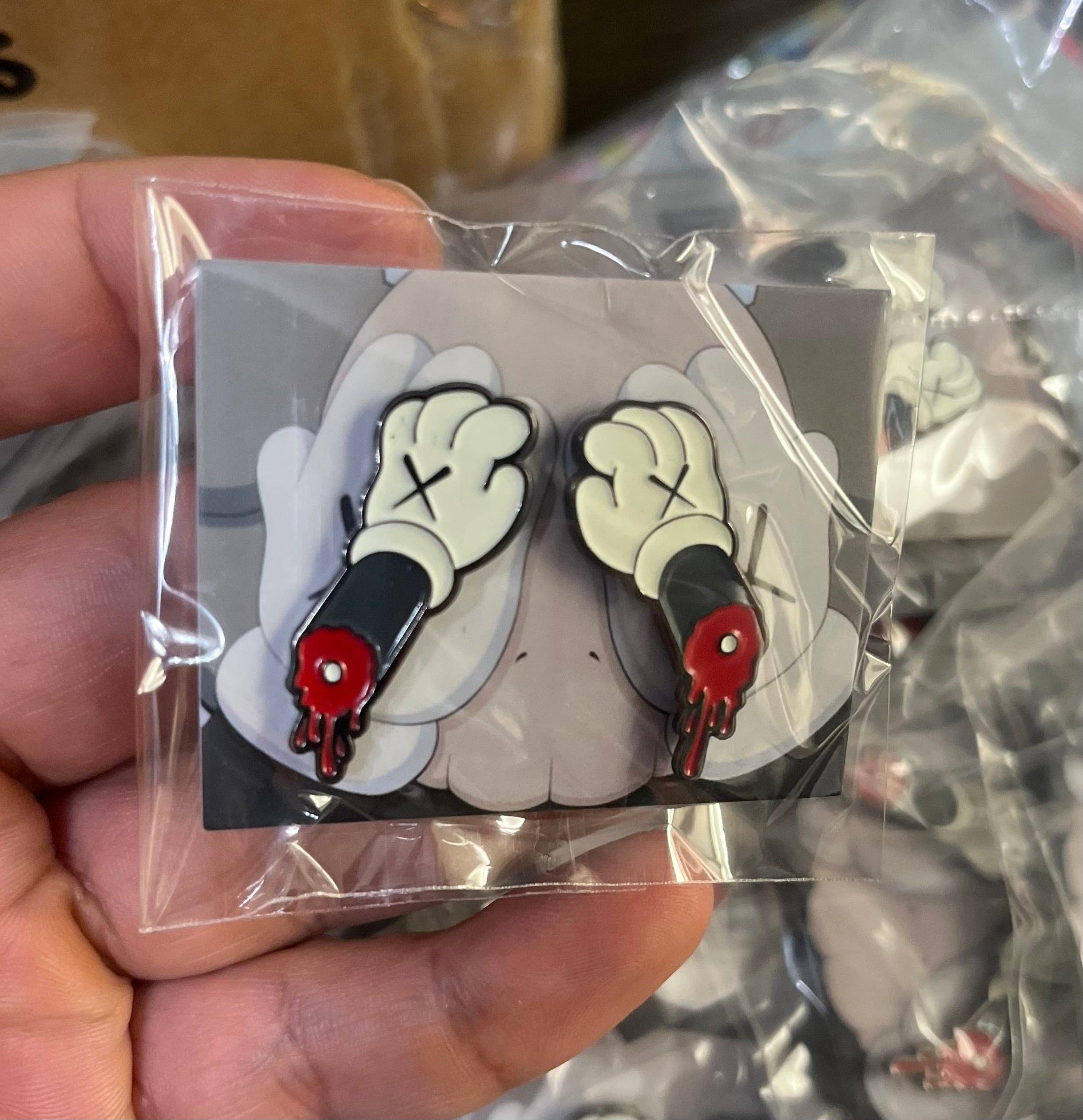 Pin Pal Limited - Wholesale Lapel Pin/Button - Kaws Hands 2 PC Pin Set3