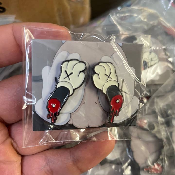 Pin Pal Limited - Wholesale Lapel Pin/Button - Kaws Hands 2 PC Pin Set3
