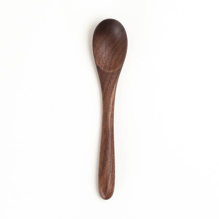 Petite cuillère en bois de noyer 5’’ - Couverts & Vaisselle de service pour la vente par JBrody & Co. USA