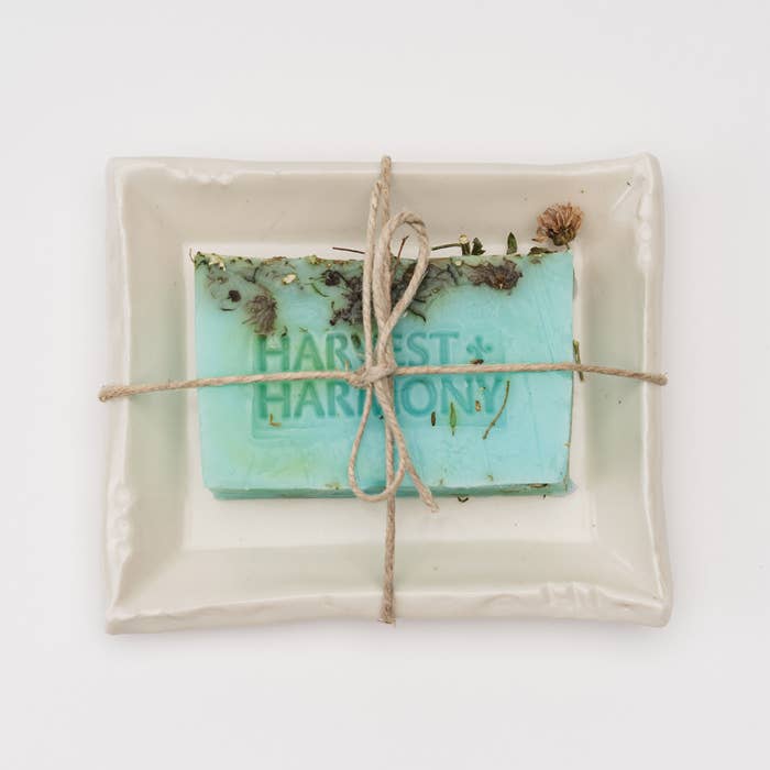 Harvest + Harmony – sabonete sólido por atacado – Colheita + Leite de Cabra Harmony Margoram/Eucalipto com Prato3