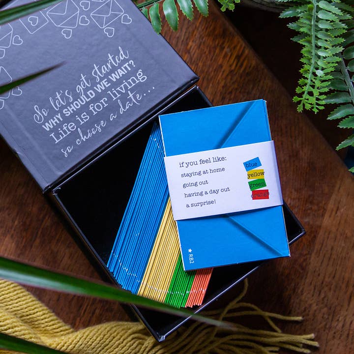 A Year of Dates - Wholesale Card Game - A Year of Dates2