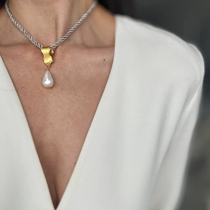 WILYMI Jewelry Co – wholesale Choker/collar – Grey Silk Braided Rope + Pearl Choker | 24k GP | Adjustable1