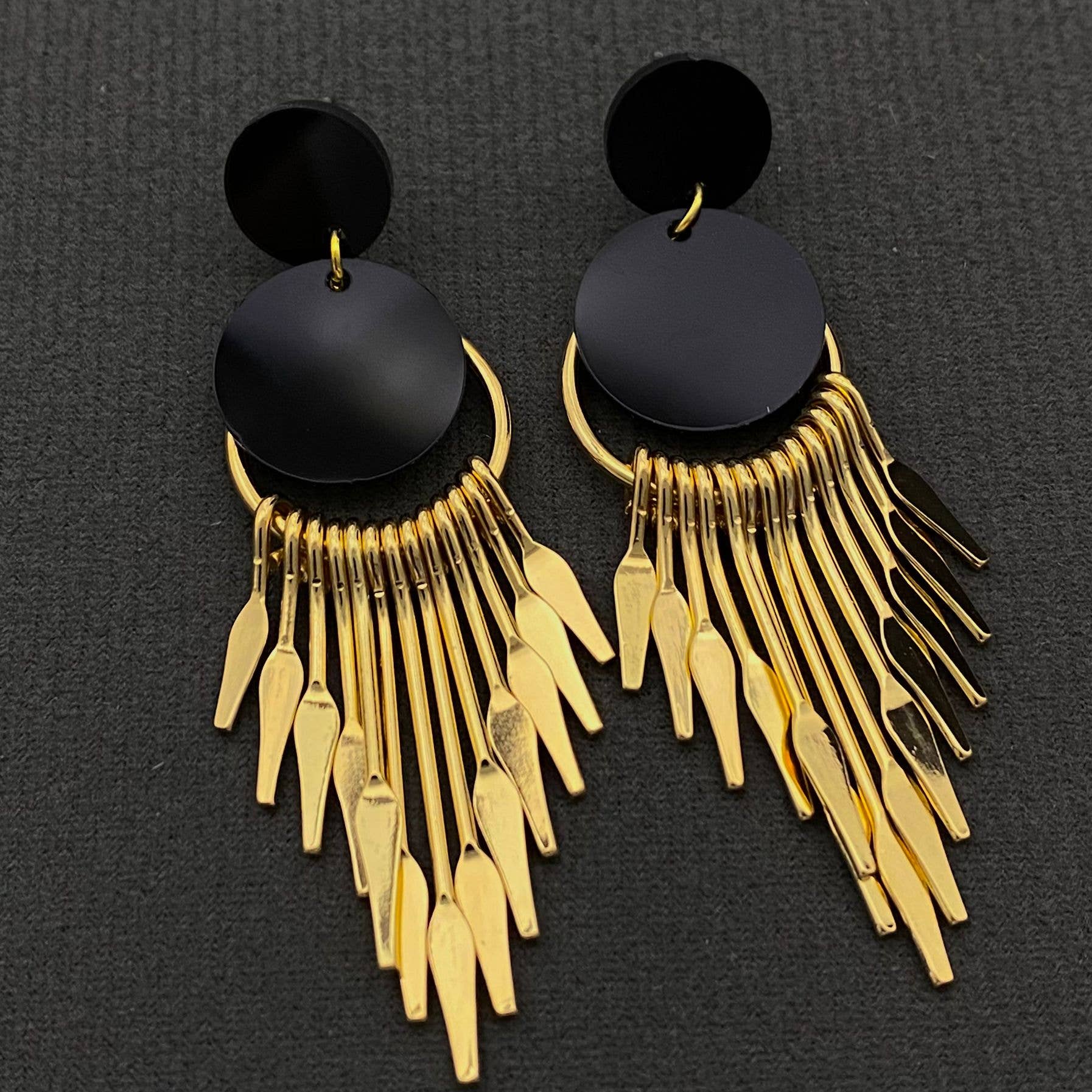 Mio Queena - Wholesale Dangle Earrings - Gold Plated Metal Fringe Dangle Earrings1