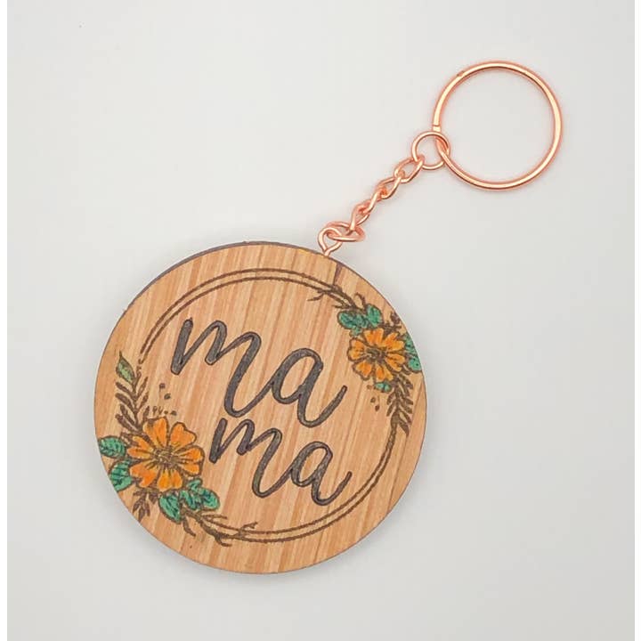 The Blended Nest – Großhandel Schlüsselanhänger – Damen – Mama Schlüsselanhänger — Holz-Schlüsselanhänger mit Gravur — Geschenk für sie — Muttertagsgeschenk — Geldbörse-Charm — Geschenk für Mama — Geschenk für Mama — kleines Geschenk für Mama7