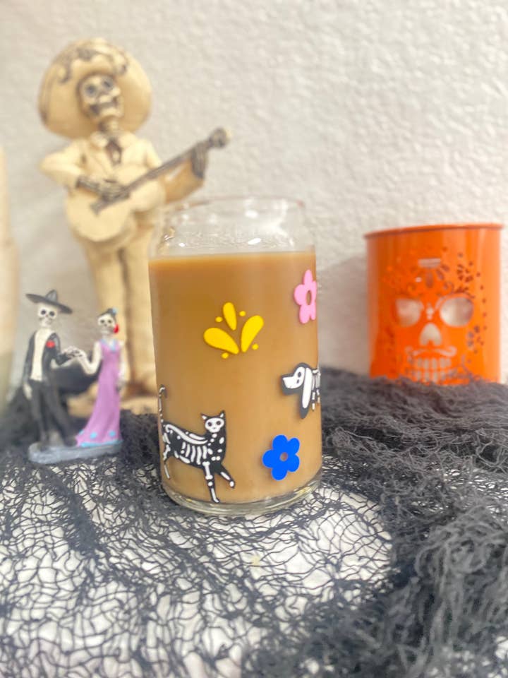 Tasse en verre Dia de Muertos Animals 16 oz pour la vente par Will + Vivi
