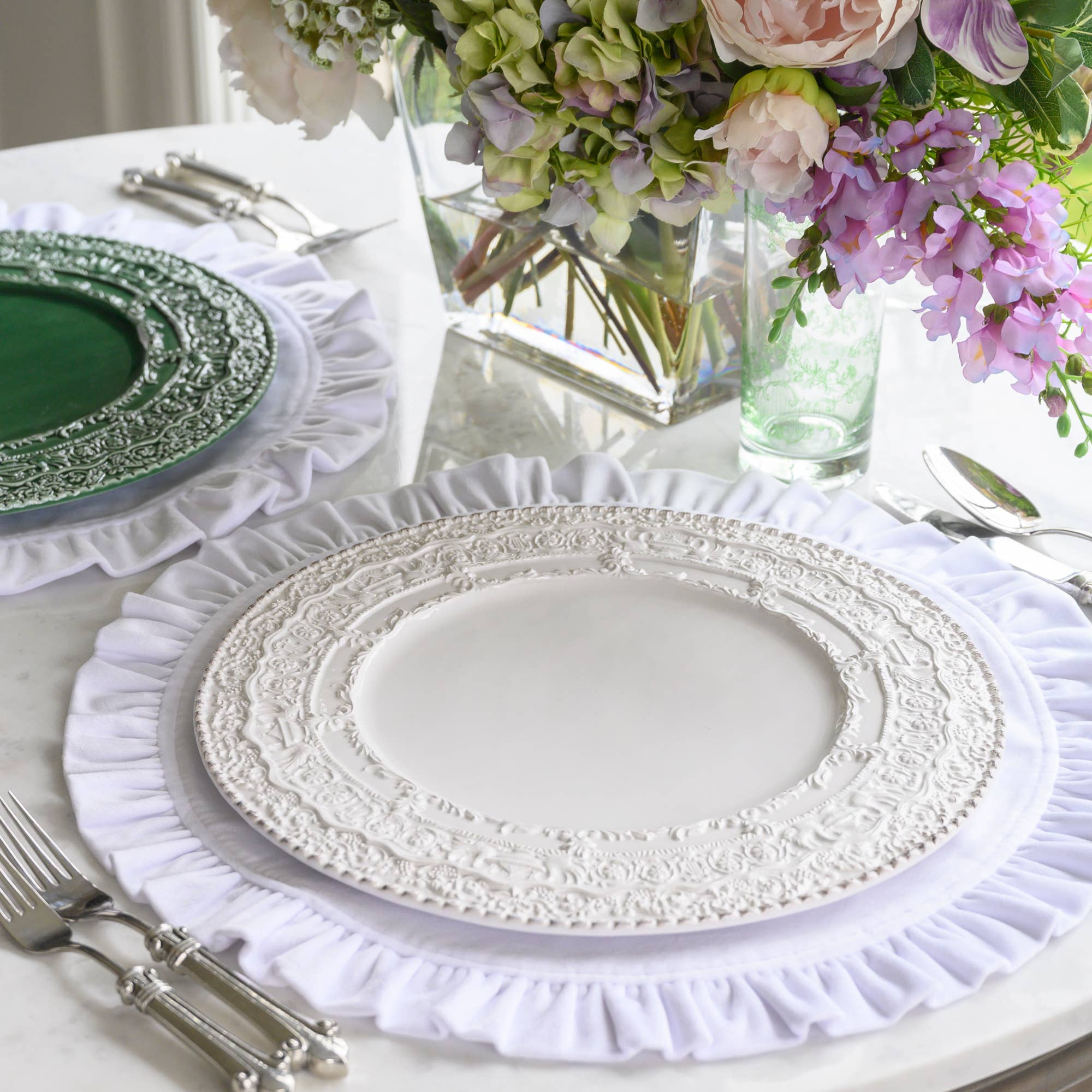 Arte Italica & Crown Linen Designs - Wholesale Charger Plate - Renaissance White Charger1