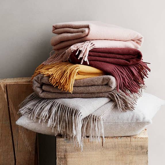 Classic Throw for wholesale by DM Brands Ltd