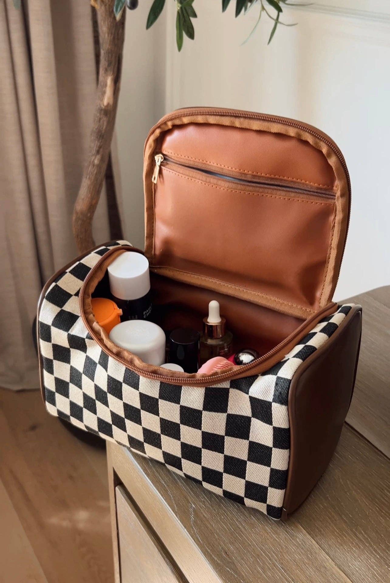 C&C LUXURY CO. - Wholesale Makeup/Cosmetic Bag - CHECKERED COSMETIC CASE
