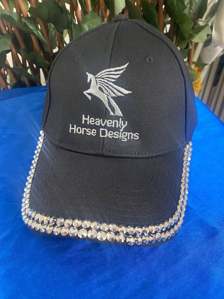 HHD Svart Strass Pegasus Broderad Keps för wholesale av Heavenly Horse Designs