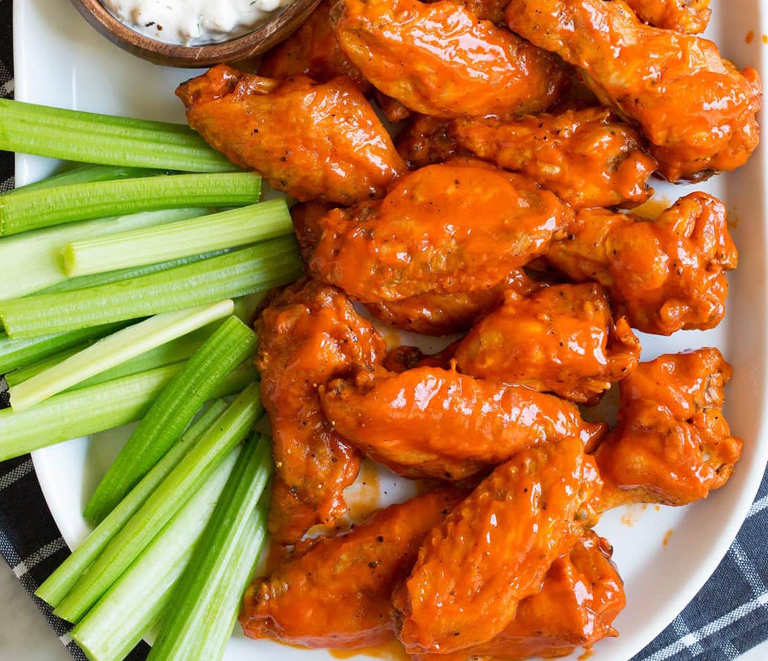 Suzie's Organics and More - Wholesale Sauce - NEW 2025 Saucy Mama Spicy Garlic Wing Sauce 12fl oz3