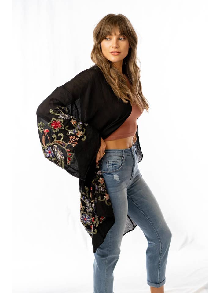 Three Bird Nest - Wholesale Kimono - Women's - Fun In Florals Kimono - Black