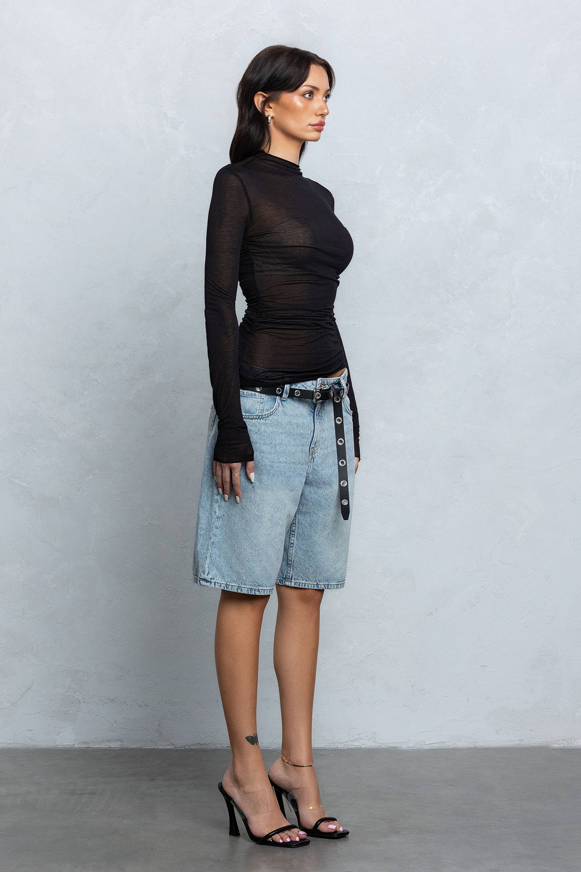 No Vacancy – Engroshandel Bluse - Dame – Gennemsigtig langærmet top med rynket hals6