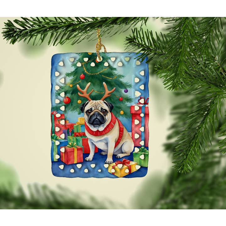 Caroline's Treasures – Großhandel Verzierung – Dekofigur Mops aus Porzellan, Weihnachts-Rentier, DAC7851