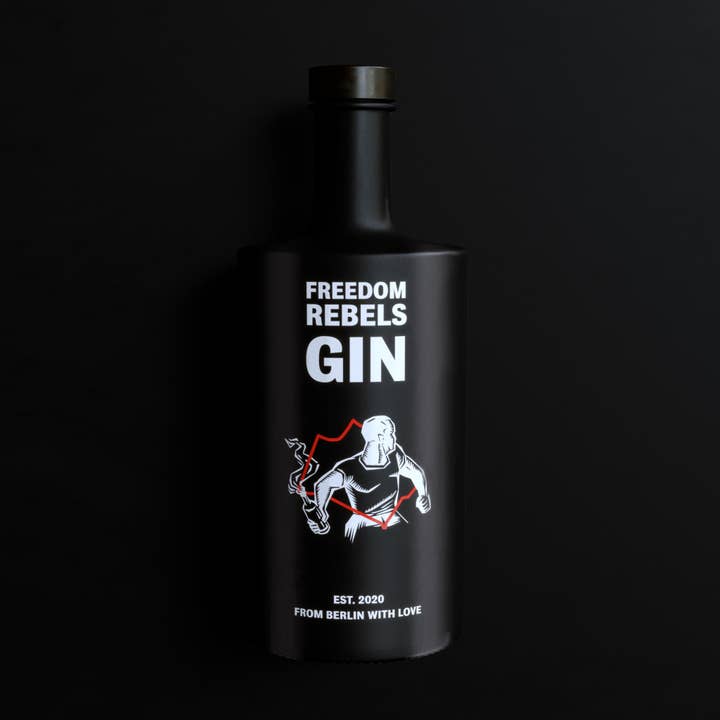 BERLIN BEVERAGES SAG GmbH – Großhandel Gin – FREEDOM REBELS GIN I 500 ml
Preisgekrönter London Dry Gin7