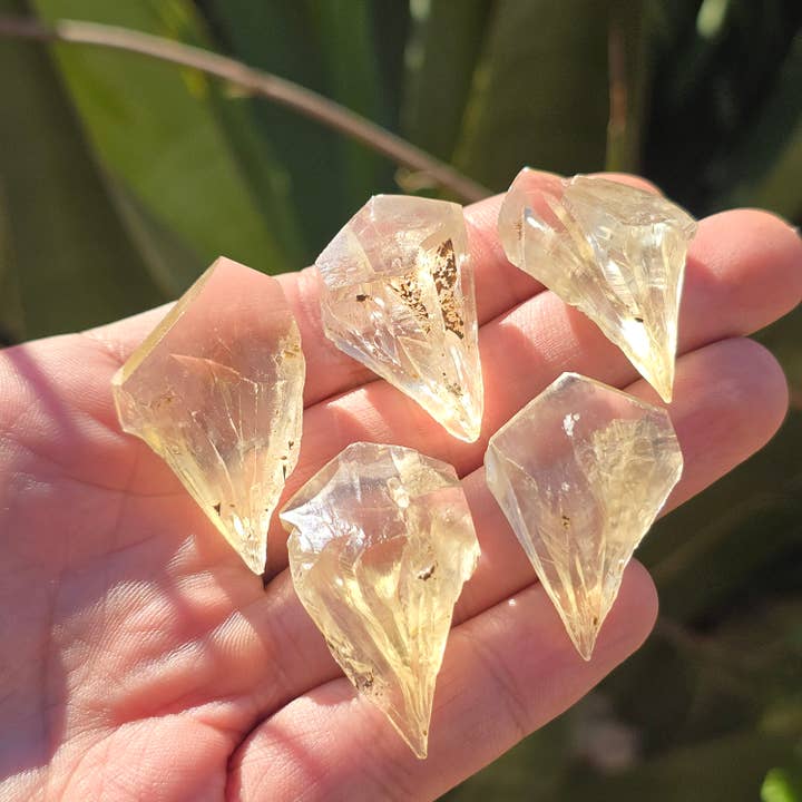 UV Manitoba Selenite 24pcs ~ Rough Mineral Specimens for wholesale by Aquamarine Daydream Wholesale