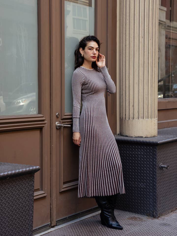 Taupe Geripptes zweifarbiges Maxikleid für den Großhandel auf Faire4