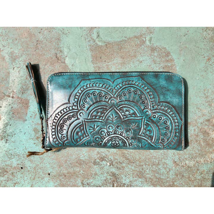LEADERS IN LEATHER - Wholesale Wristlet - Zip Around Tooled Leather Wallet with Detachable Wristlet4
