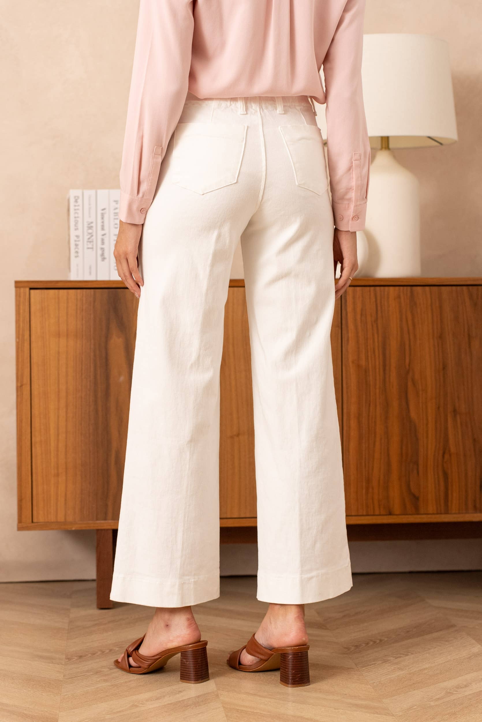 Vivid - Wholesale Jeans - Women's - Wide-leg jeans with front pleats2