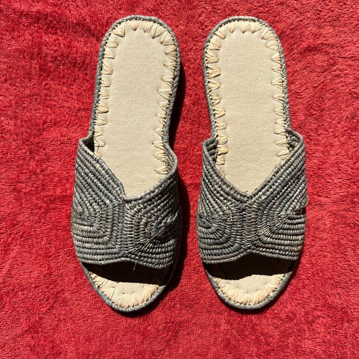 Håndlavede Raffia sandaler lavet af naturlig raffia marokkansk for engroshandel hos LaMaisonBerbere