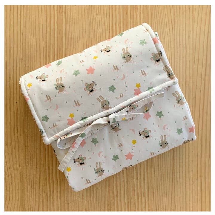 Portable changing mat for wholesale by Nalí Kids