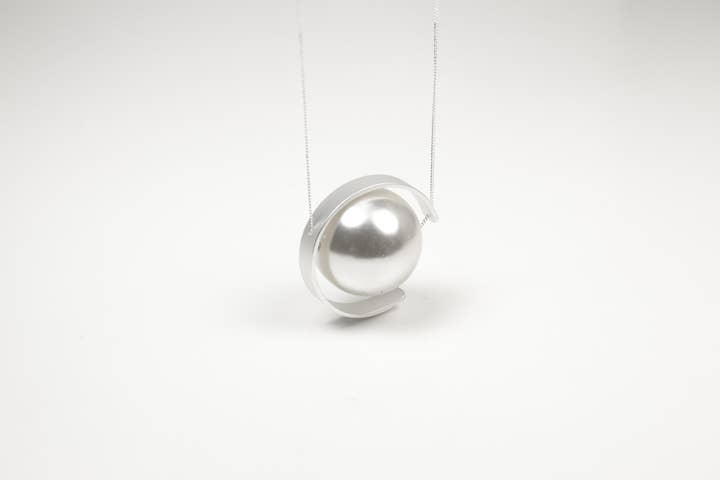 Accessoires by KHB - Wholesale Pendant/Charm Necklace - Short Bosch chain in silver1