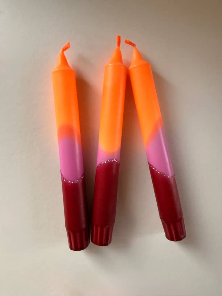 ENSEMBLE DE 3 BOUGIES DIP DYE HEY.65 pour la vente par HEYLENOCHKA BERLIN