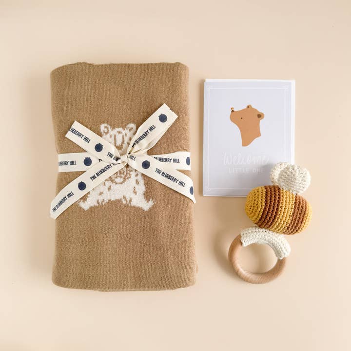 The Blueberry Hill - Venta al por mayor Tarjetas de bebé - Tarjeta de Felicitación Bienvenido Pequeño Abeja Oso2