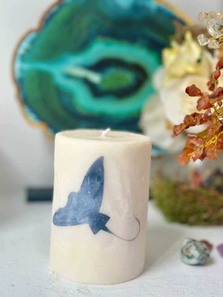 Vela de pilar corto Watercolor Stingray para venta al por mayor de Peaceful Vibes Essential